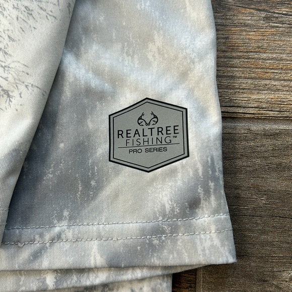 Men’s fishing 🎣 dry fit - Picture 5 of 8